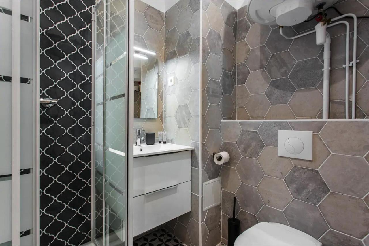 Cmg Place De Clichy - Metro Europe Paris Exterior foto